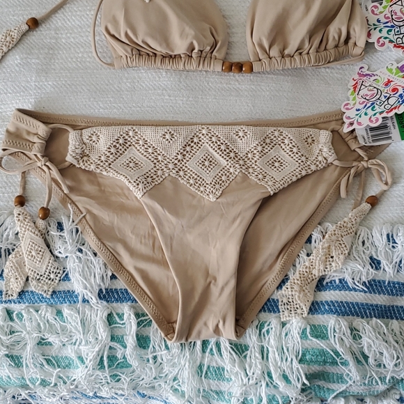 Becca bikini macramé' w/beads NWT - Picture 9 of 11